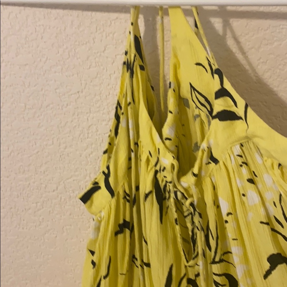 Yellow and black dress for summer